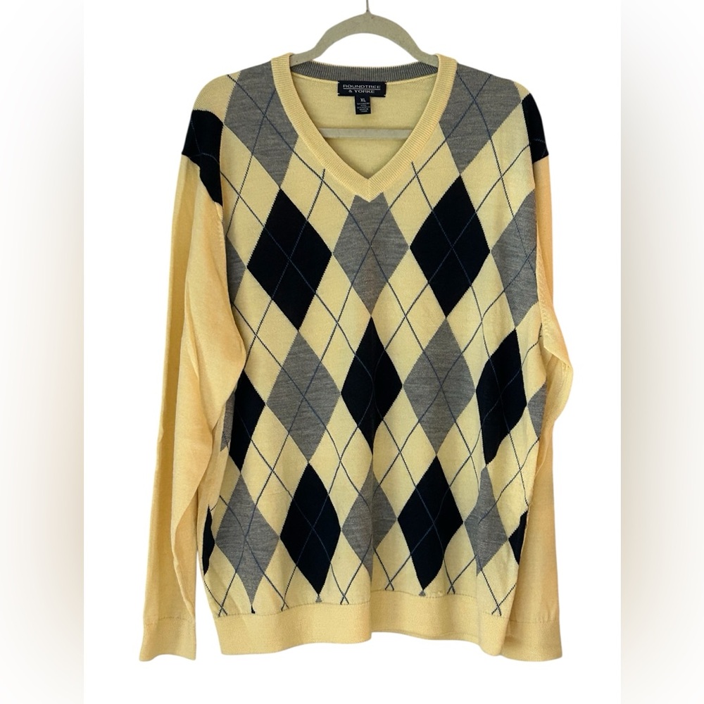 Yellow Men’s  Argyle Lightweight Merino Wool Blend Sweater (Size XL)